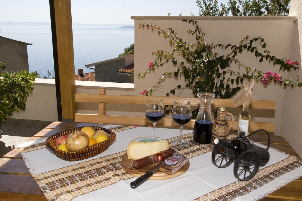 Guest House Davor Tomas Брела Екстериор снимка