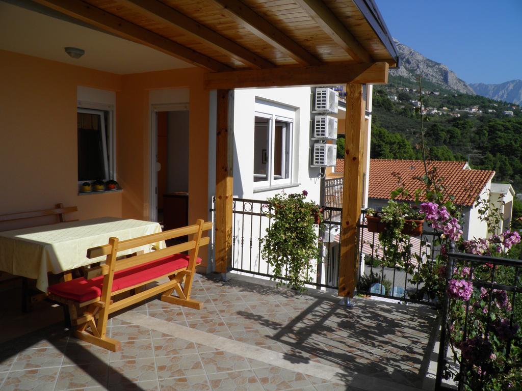 Guest House Davor Tomas Брела Екстериор снимка