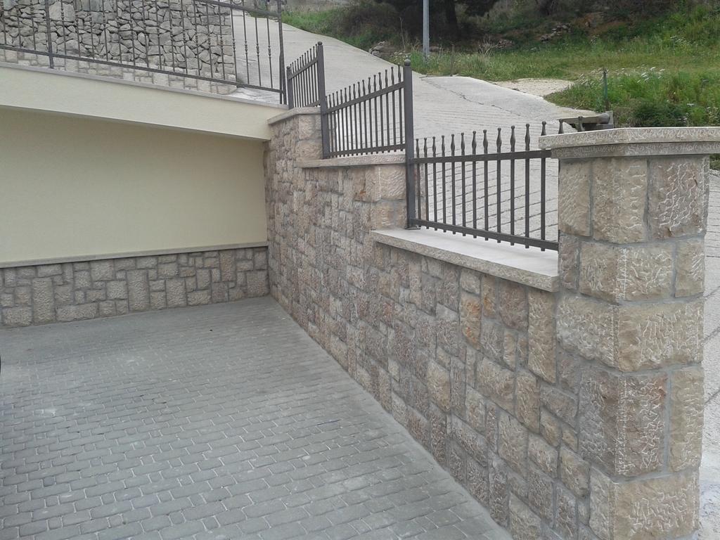 Guest House Davor Tomas Брела Екстериор снимка