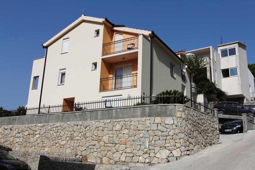 Guest House Davor Tomas Брела Екстериор снимка