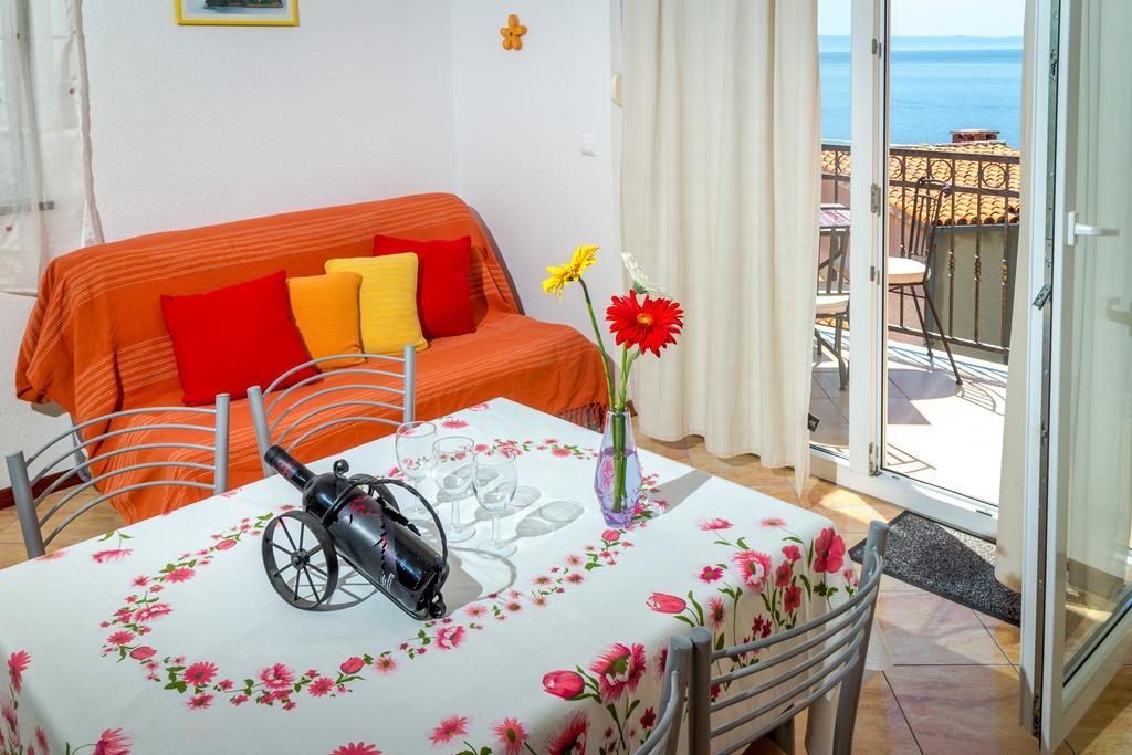 Guest House Davor Tomas Брела Екстериор снимка