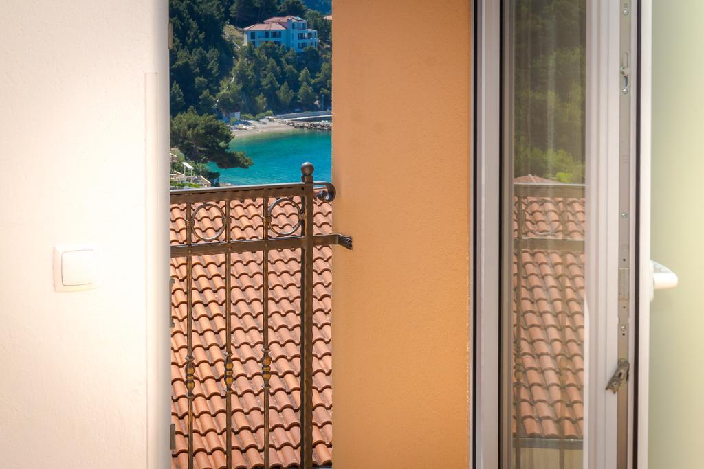 Guest House Davor Tomas Брела Екстериор снимка