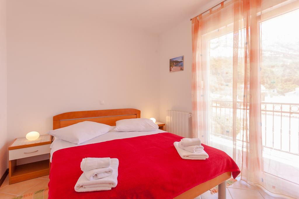 Guest House Davor Tomas Брела Екстериор снимка