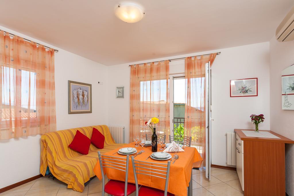 Guest House Davor Tomas Брела Екстериор снимка