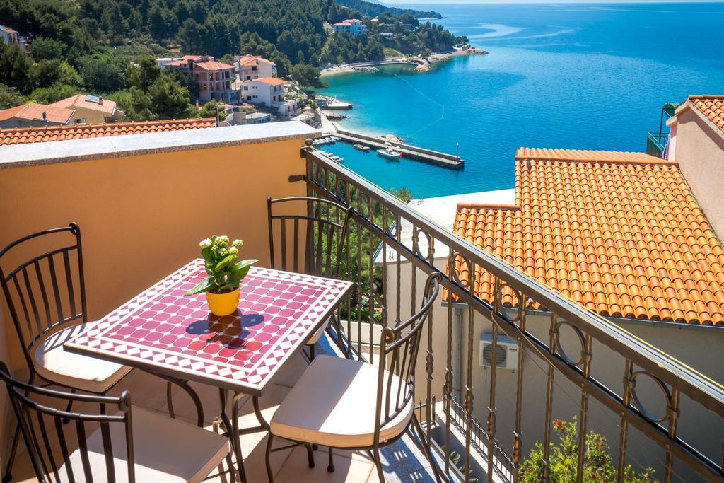 Guest House Davor Tomas Брела Екстериор снимка