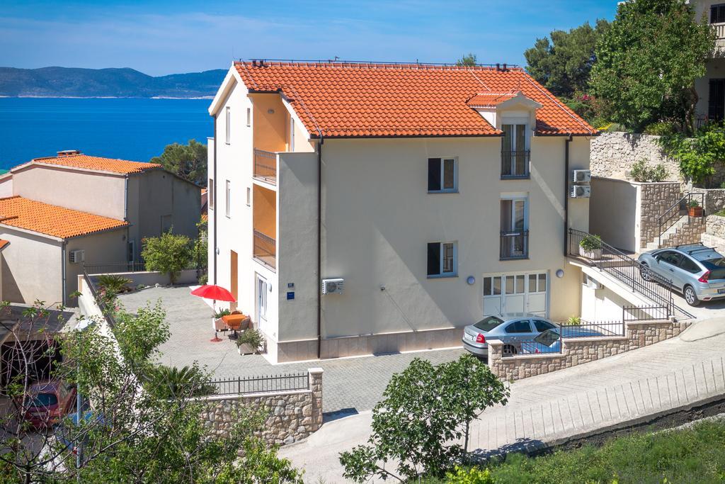 Guest House Davor Tomas Брела Екстериор снимка