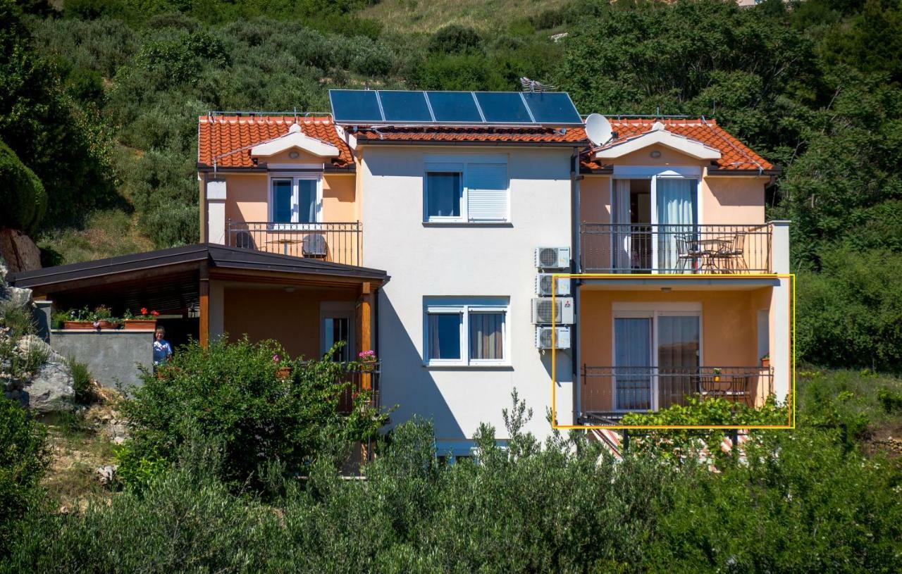 Guest House Davor Tomas Брела Екстериор снимка